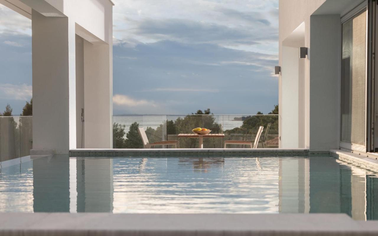 Nikiti Botanic Pool Suites Eksteriør billede