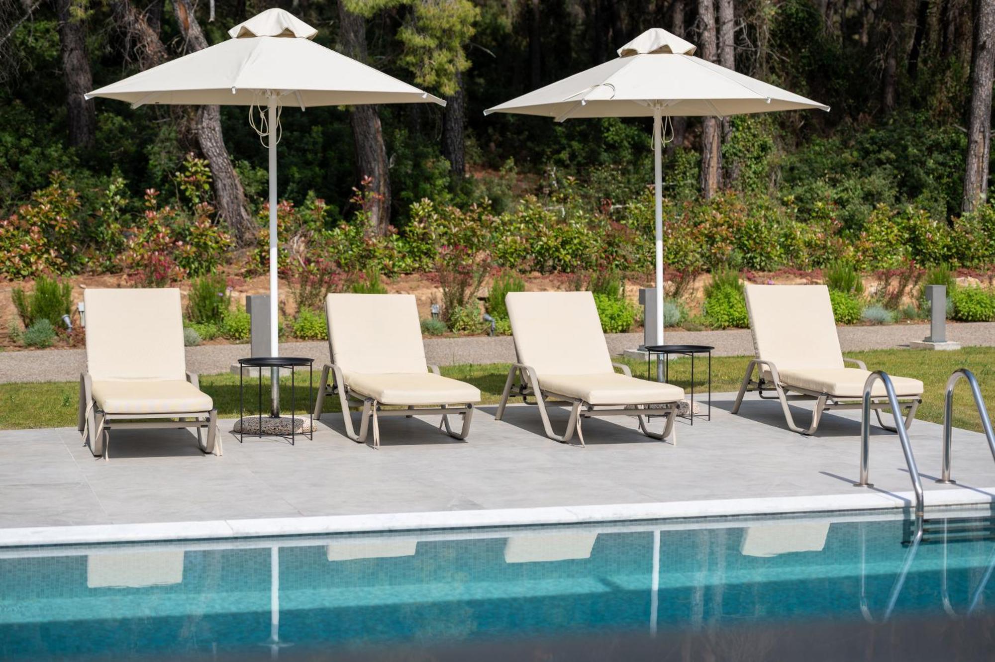 Nikiti Botanic Pool Suites Eksteriør billede