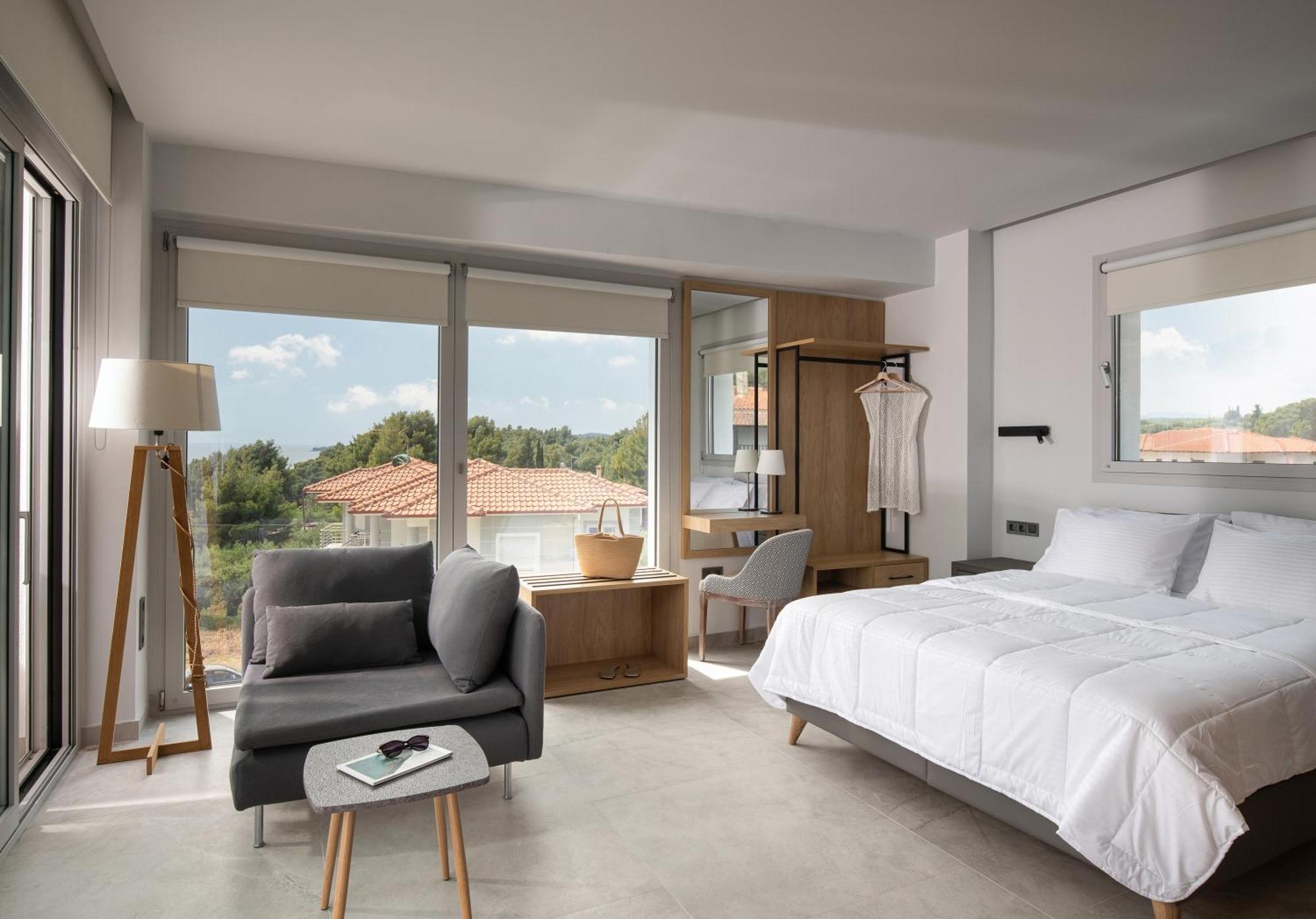 Nikiti Botanic Pool Suites Eksteriør billede